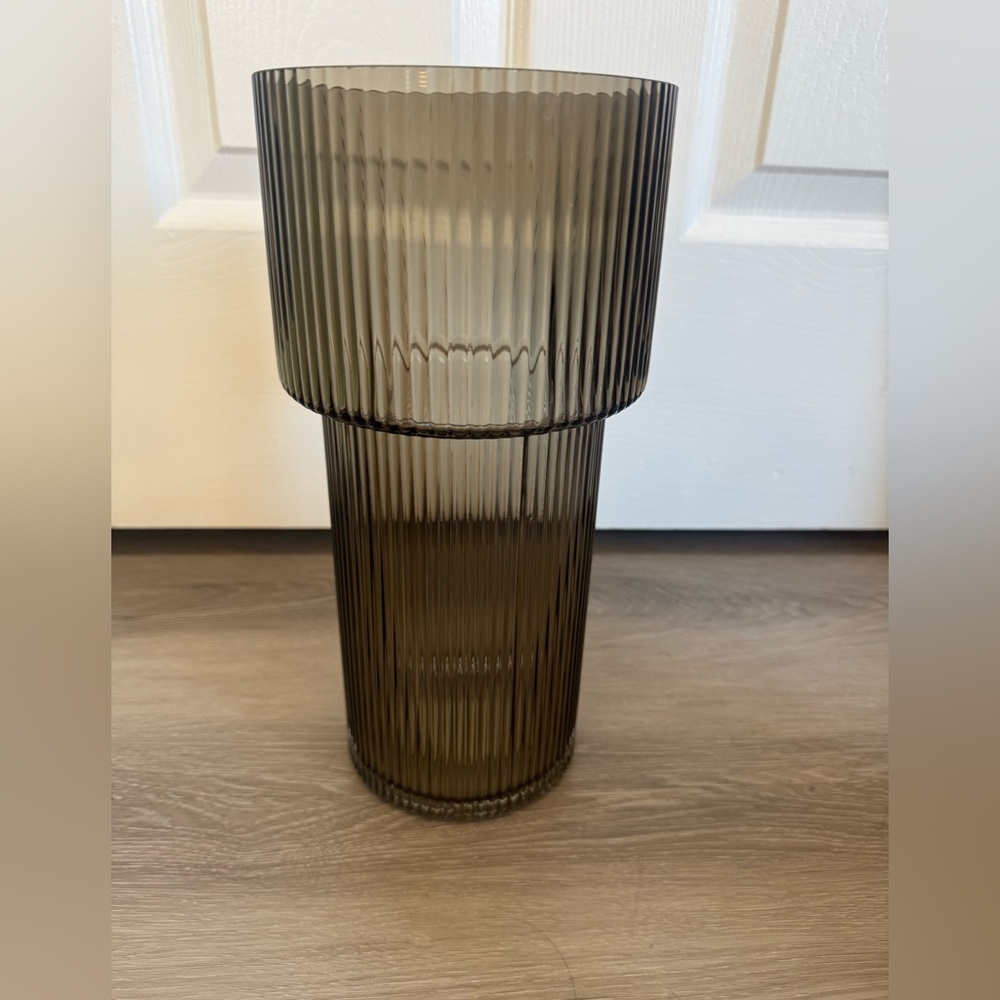 Elegant Ribbed Glass Vase - Grey